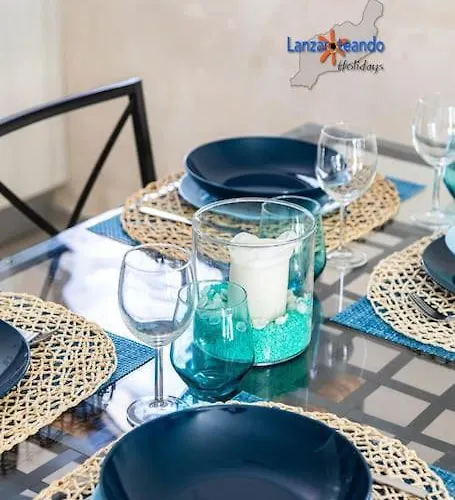 Papillon コスタ・テギセ